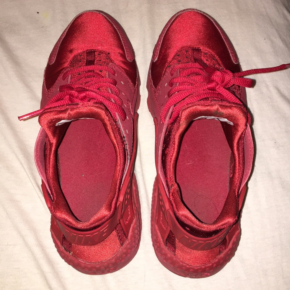 red nike huaraches